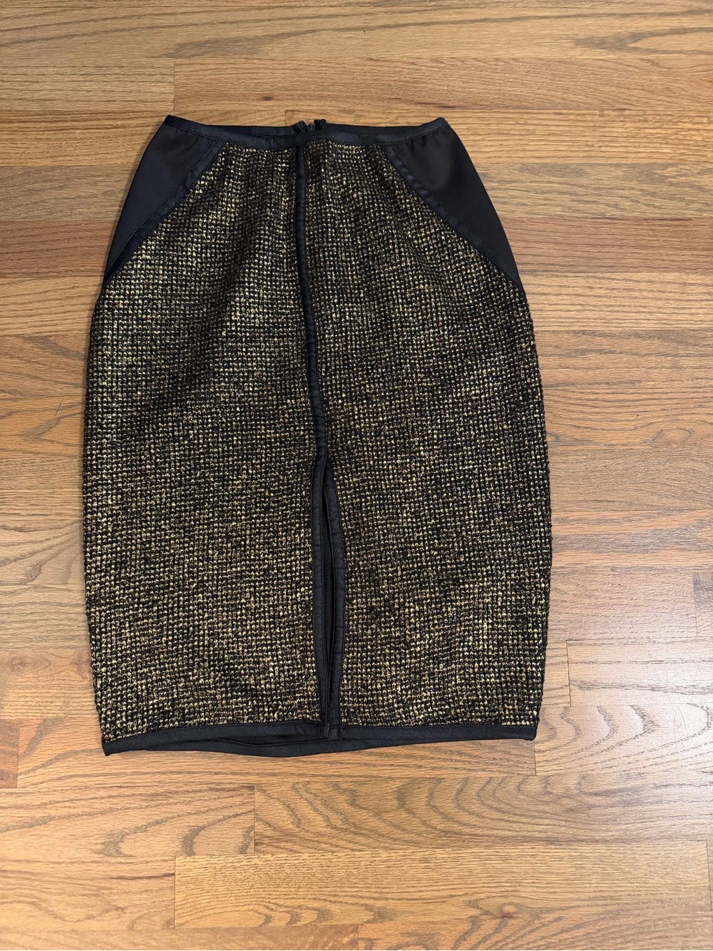 chic Black and Gold Tweed Pencil Skirt